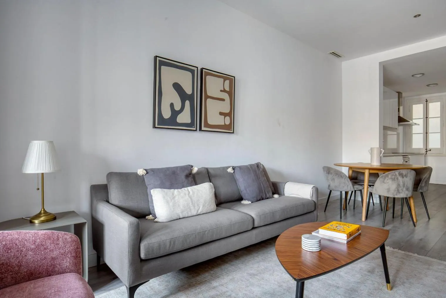 Blueground La Dreta De Leixample Furnished Bcn-112 Apartment Barcelona Spain